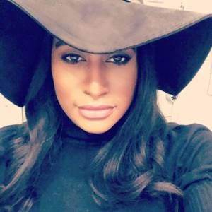 Meet your Posher, Evette